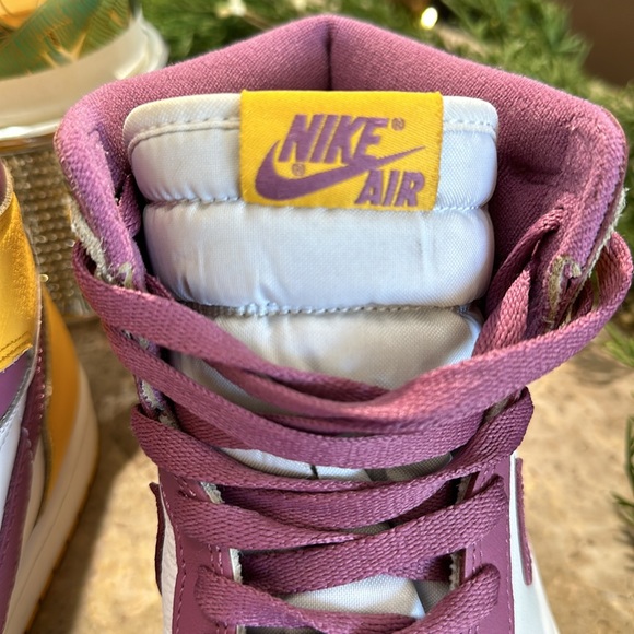 Nike Air Jordan 1 High “Brotherhood” - Picture 9 of 17